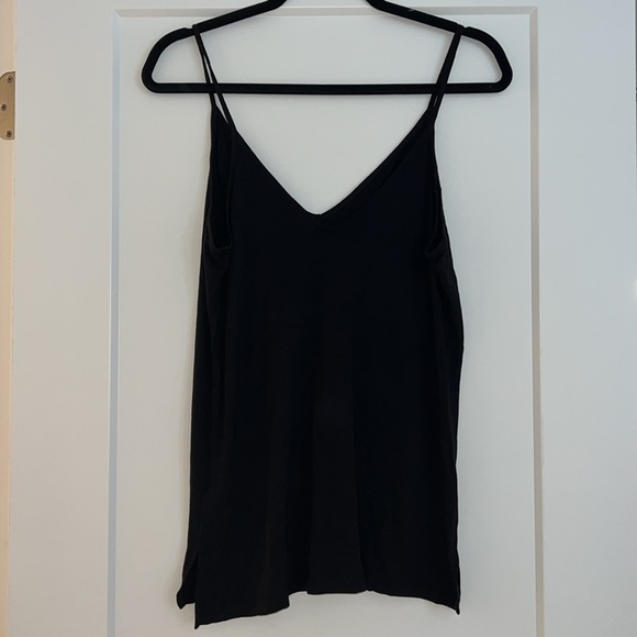 BUNDLE! Three Old Navy Tank Tops - Picture 8 of 10